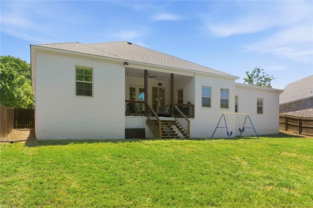 341 N Ainsley Loop, Fayetteville, AR 72704