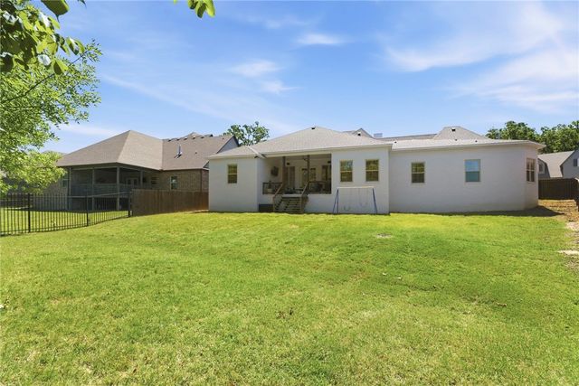 341 N Ainsley Loop, Fayetteville, AR 72704