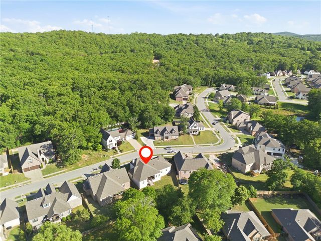 341 N Ainsley Loop, Fayetteville, AR 72704