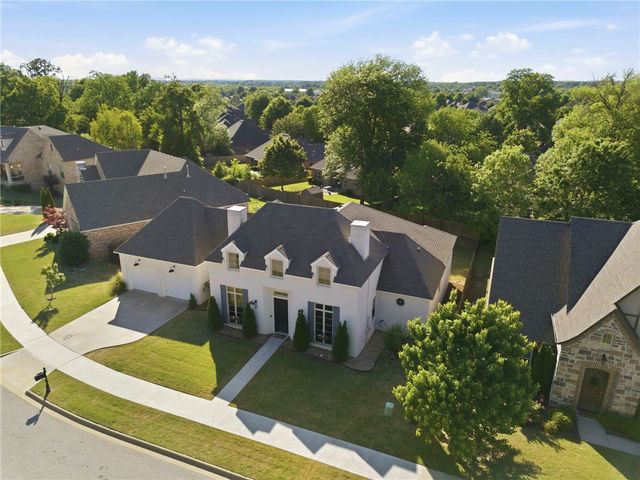 341 N Ainsley Loop, Fayetteville, AR 72704