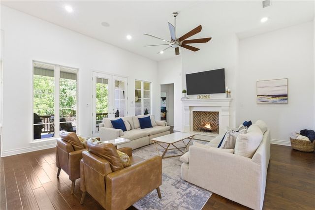 341 N Ainsley Loop, Fayetteville, AR 72704