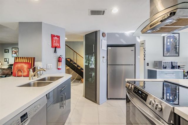 215 WOODS LANDING TRAIL, Oldsmar, FL 34677