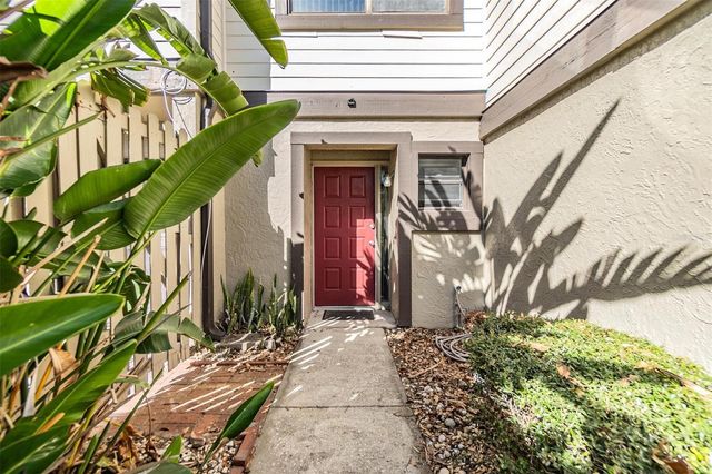 215 WOODS LANDING TRAIL, Oldsmar, FL 34677
