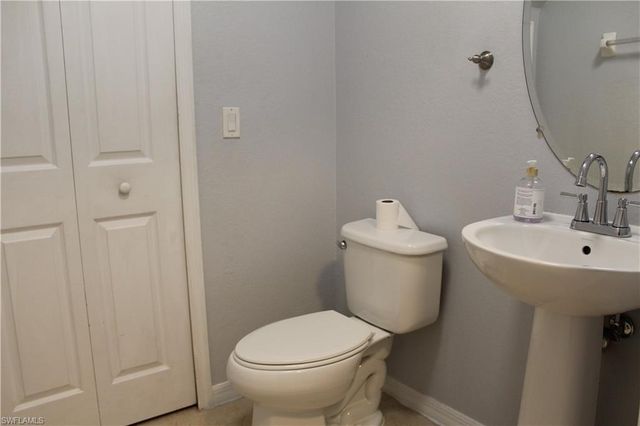 9076 Gervais CIR 403, Naples, FL 34120