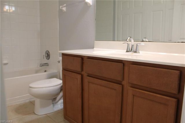 9076 Gervais CIR 403, Naples, FL 34120