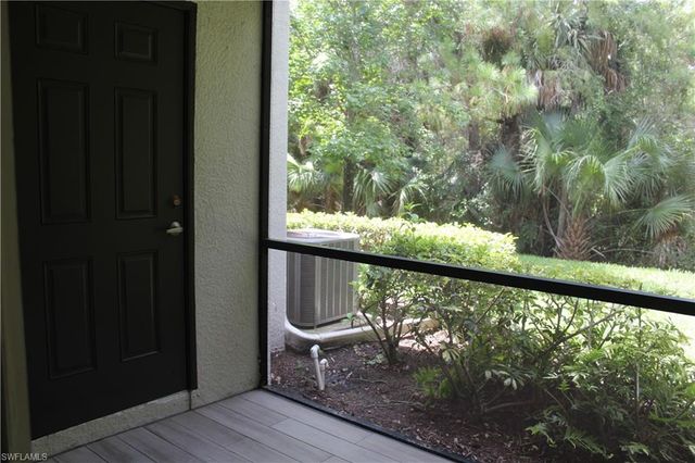 9076 Gervais CIR 403, Naples, FL 34120