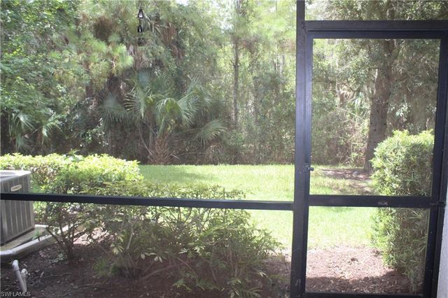 9076 Gervais CIR 403, Naples, FL 34120