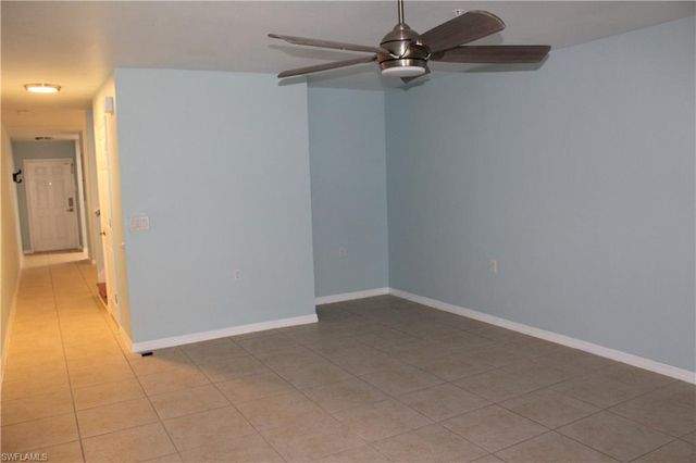 9076 Gervais CIR 403, Naples, FL 34120