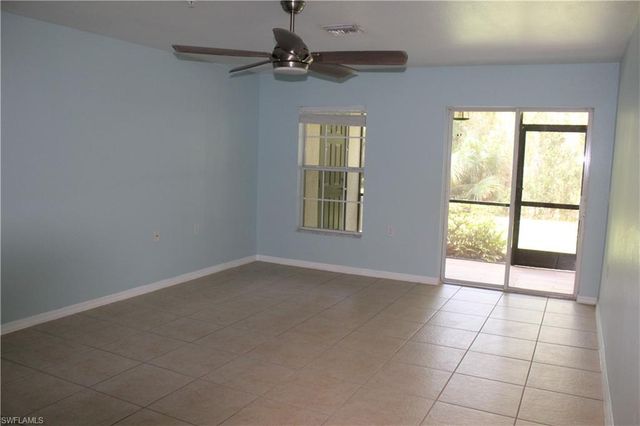 9076 Gervais CIR 403, Naples, FL 34120