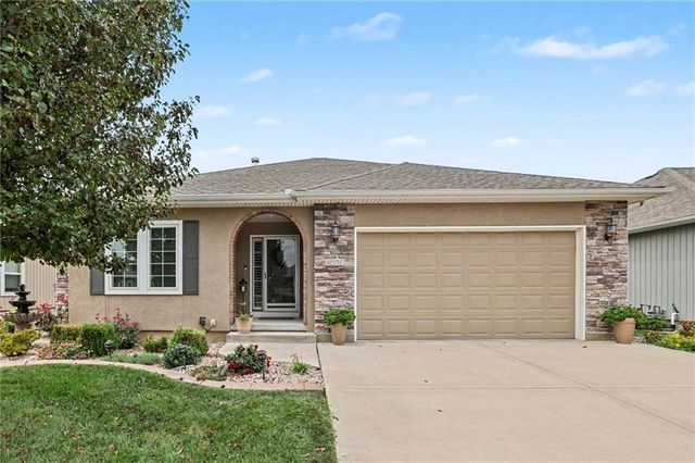 4510 SW Olympia Drive, Lee's Summit, MO 64082