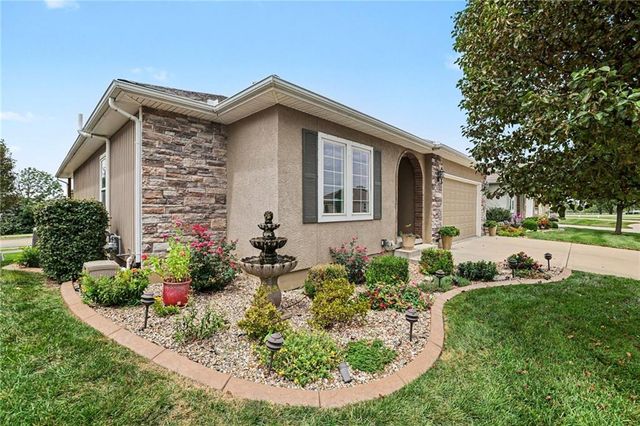 4510 SW Olympia Drive, Lee's Summit, MO 64082