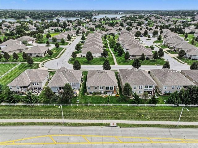 4510 SW Olympia Drive, Lee's Summit, MO 64082