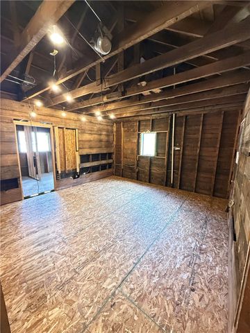 418 Ambridge Ave, Leet Twp, PA 15003