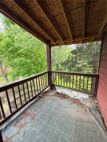 418 Ambridge Ave, Leet Twp, PA 15003