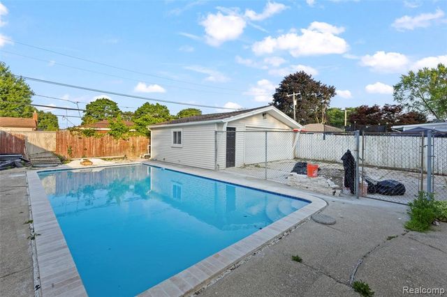 9651 Blaty Street, Taylor, MI 48180