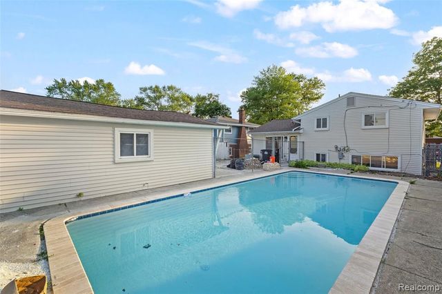 9651 Blaty Street, Taylor, MI 48180