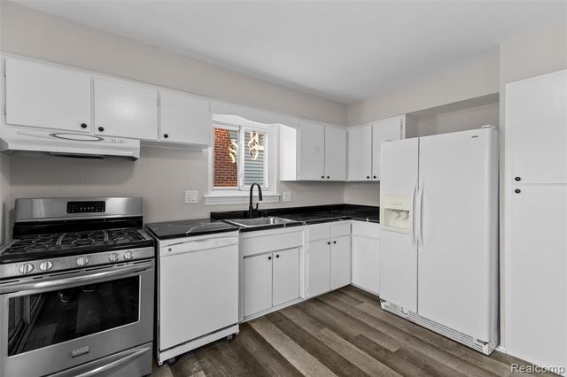 9651 Blaty Street, Taylor, MI 48180