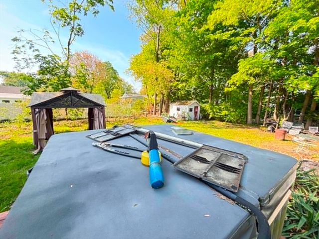 17 Lawn Ave, Lowell, MA 01852