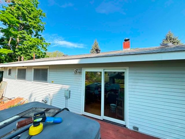 17 Lawn Ave, Lowell, MA 01852