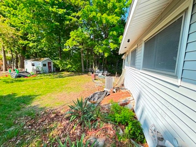 17 Lawn Ave, Lowell, MA 01852