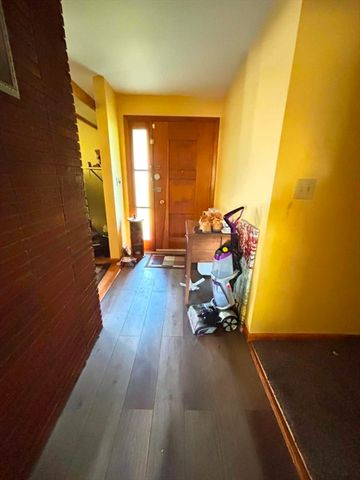 17 Lawn Ave, Lowell, MA 01852