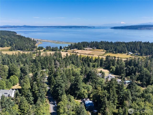 671 Edmonds Road, Coupeville, WA 98239