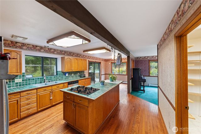 671 Edmonds Road, Coupeville, WA 98239