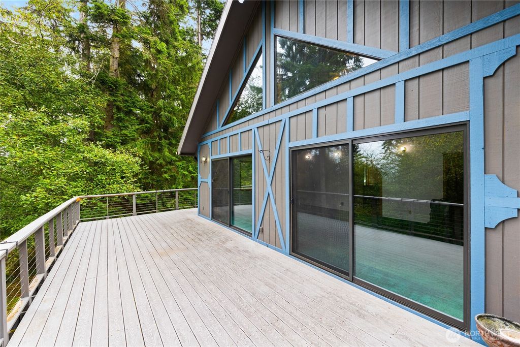 671 Edmonds Road, Coupeville, WA 98239