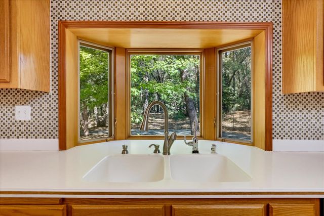 11223 Tower Hill Rd, Nevada City, CA 95959