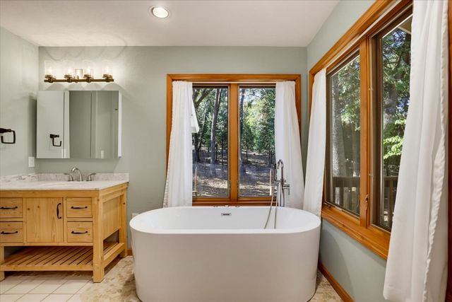 11223 Tower Hill Rd, Nevada City, CA 95959