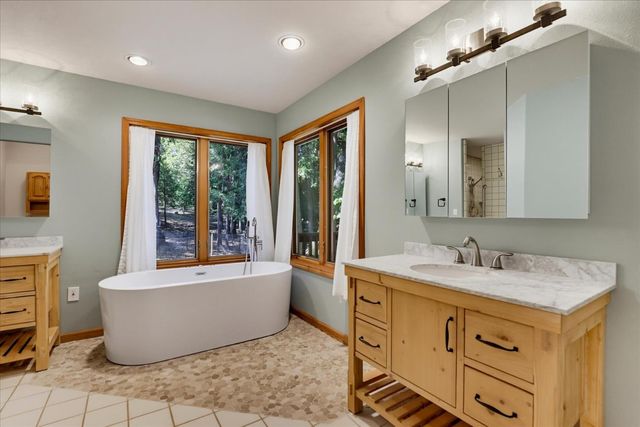 11223 Tower Hill Rd, Nevada City, CA 95959