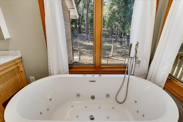 11223 Tower Hill Rd, Nevada City, CA 95959