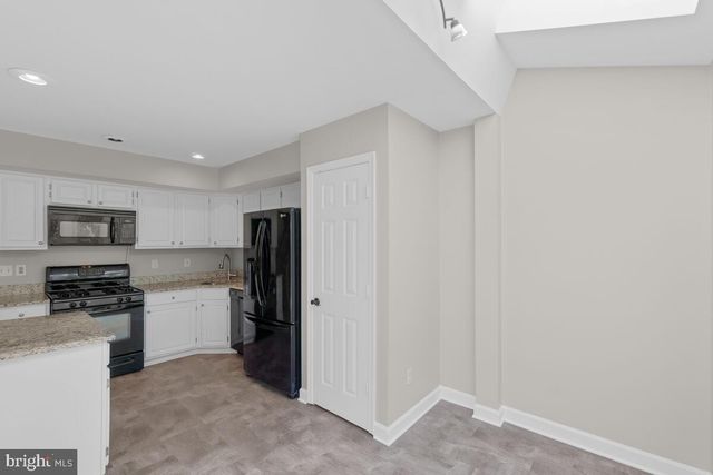 3740 FARMLAND DR, Fairfax, VA 22033