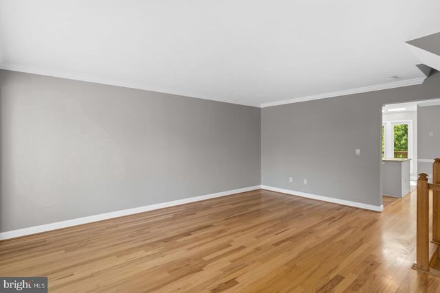 3740 FARMLAND DR, Fairfax, VA 22033