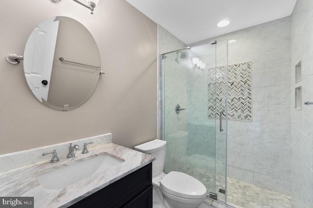3740 FARMLAND DR, Fairfax, VA 22033