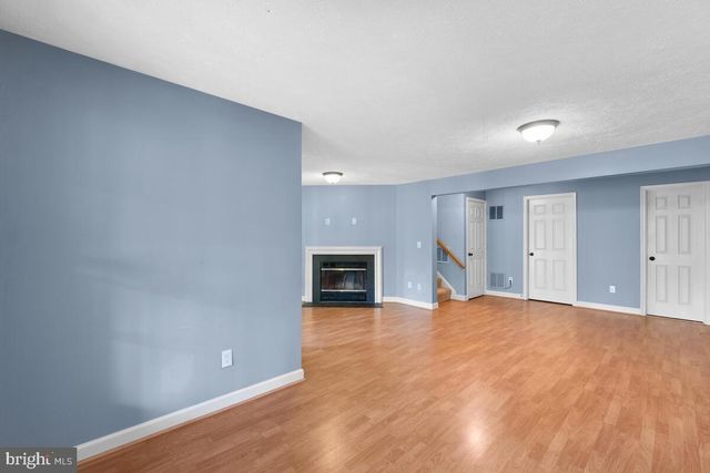 3740 FARMLAND DR, Fairfax, VA 22033