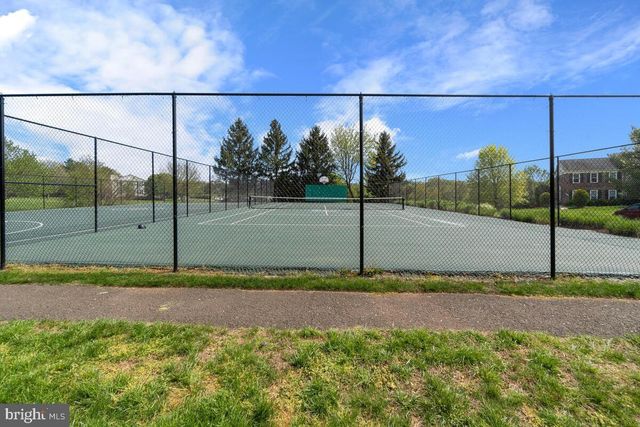 3740 FARMLAND DR, Fairfax, VA 22033