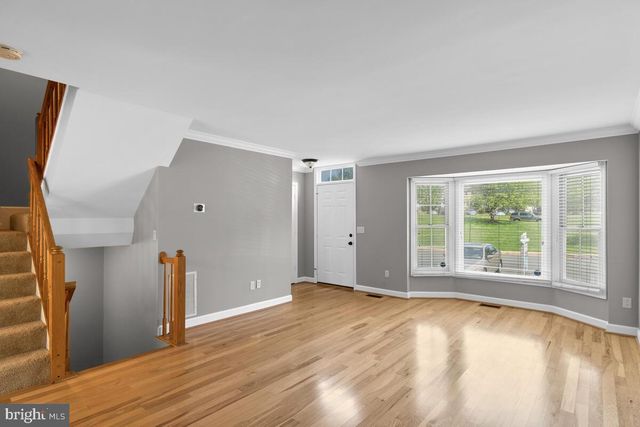3740 FARMLAND DR, Fairfax, VA 22033