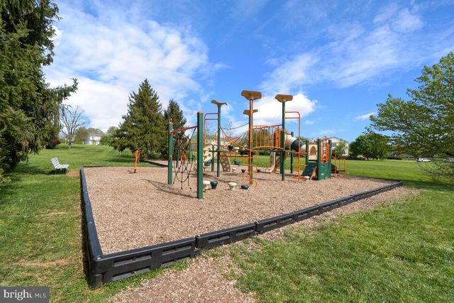 3740 FARMLAND DR, Fairfax, VA 22033