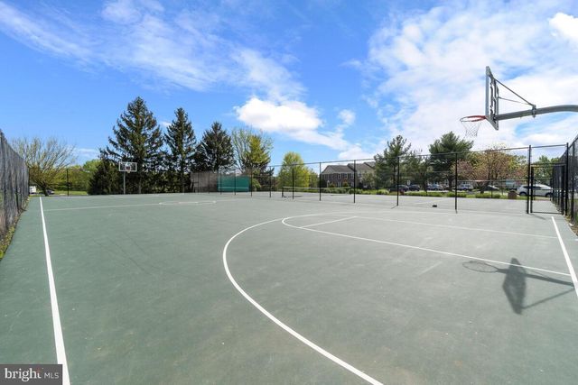 3740 FARMLAND DR, Fairfax, VA 22033