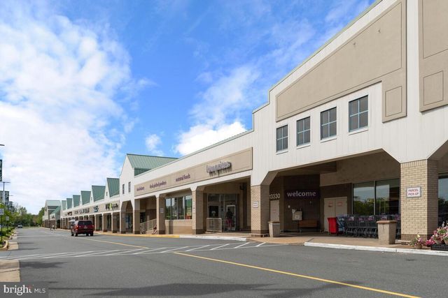 3740 FARMLAND DR, Fairfax, VA 22033