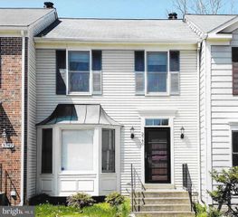 3740 FARMLAND DR, Fairfax, VA 22033