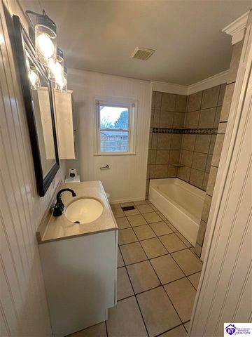 428 N Hillcrest Drive, Vine Grove, KY 40175