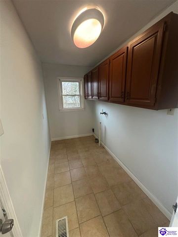 428 N Hillcrest Drive, Vine Grove, KY 40175