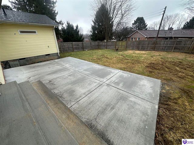 428 N Hillcrest Drive, Vine Grove, KY 40175