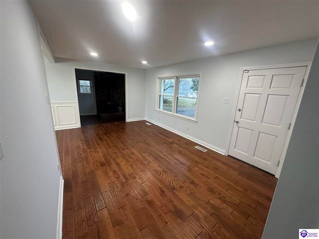 428 N Hillcrest Drive, Vine Grove, KY 40175