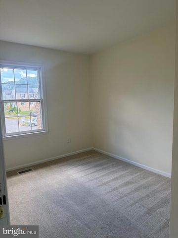1062 TOTTENHAM CT, Sterling, VA 20164