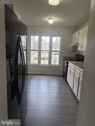 1062 TOTTENHAM CT, Sterling, VA 20164