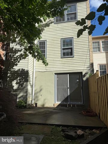 1062 TOTTENHAM CT, Sterling, VA 20164