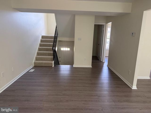 1062 TOTTENHAM CT, Sterling, VA 20164